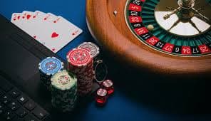 Texas Poker table view on virgo88 mobile showing hole cards and community cards